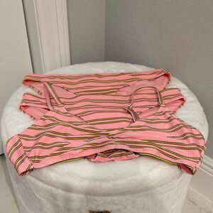 EUC Women’s Aerie Bathing suit comes with 2 bikini bottoms and 1 top